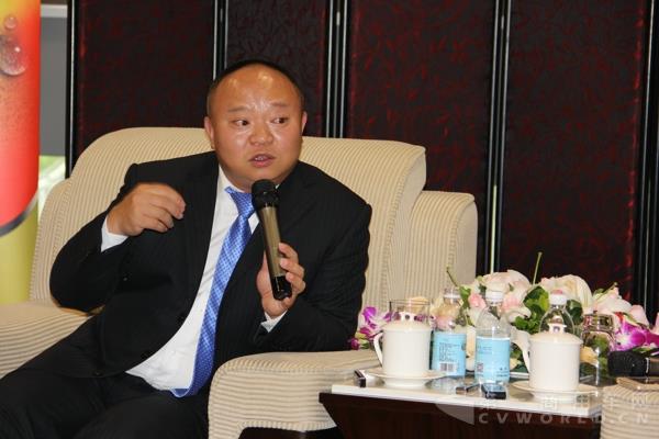 恒通客車總經(jīng)理何濤.jpg 恒通客車總經(jīng)理何濤.jpg