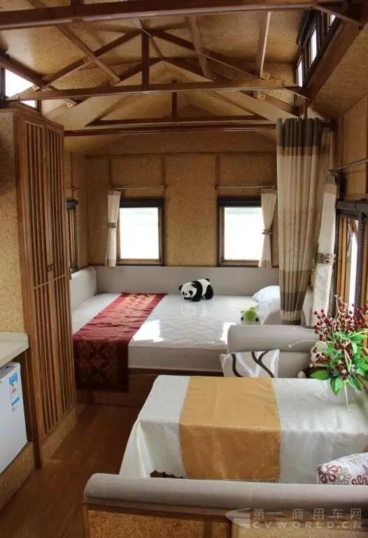 全球首款竹鋼營(yíng)地房車(chē)在中通下線(xiàn)，快來(lái)看看長(zhǎng)啥樣？2.webp.jpg