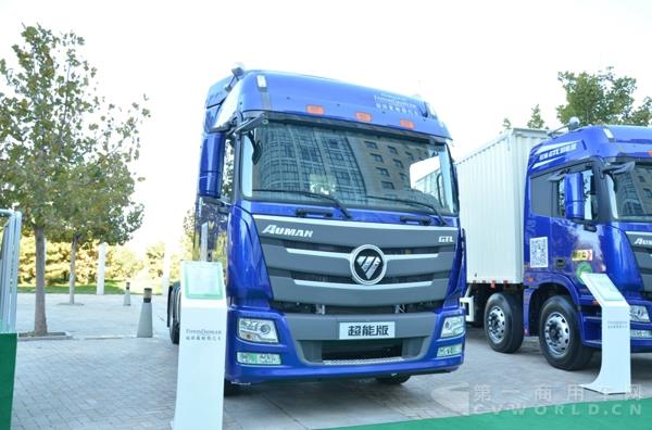 搭載康明斯ISG京五動(dòng)力的歐曼GTL標(biāo)準(zhǔn)型6系6×2牽引車(chē) (1).jpg