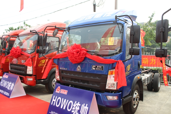 搭載康明斯動(dòng)力ISF系列2.8L 3.8L發(fā)動(dòng)機(jī)的重汽HOWO品牌高端輕卡 (3).jpg 搭載康明斯動(dòng)力ISF系列2.8L 3.8L發(fā)動(dòng)機(jī)的重汽HOWO品牌高端輕卡 (3).jpg