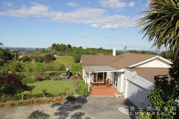 image002.jpg image002.jpg