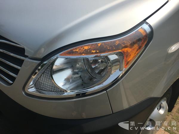 二代江淮星銳6系長軸車型，17座，搭載江淮2.7CTl 國五柴油發(fā)動機(jī)6.jpg