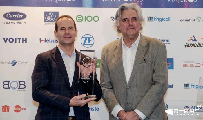 曼恩電動(dòng)巴士家族的最新車(chē)型給今年開(kāi)了個(gè)好頭——在年初馬德里舉行的國(guó)際運(yùn)輸獎(jiǎng)?lì)C布儀式上，MAN Lion's City 10 E一舉奪得了“2023年西班牙年度最佳巴士”獎(jiǎng)。