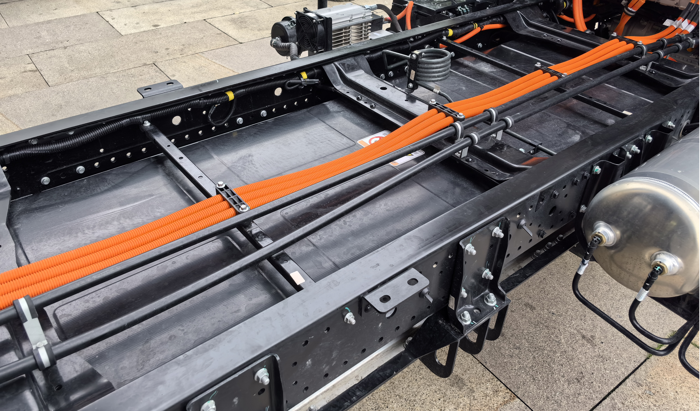 【第一商用車網(wǎng) 原創(chuàng)】在政策與市場因素的雙重作用下，城市物流電動化進程加速。新能源輕卡憑借低運營成本、路權(quán)優(yōu)勢等特性成為市場剛需，推動了市場的繁榮發(fā)展。