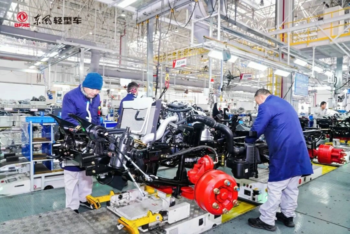 聚勢(shì)而戰(zhàn) 共啟新程！東風(fēng)德納車橋榮獲東風(fēng)股份“杰出供應(yīng)商”稱號(hào)3.jpg