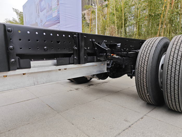 煥新升級的陜汽智云S300 Express或成市場新寵5.png