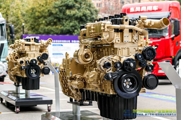 東風(fēng)商用車助力重卡行業(yè)提質(zhì)向新轉(zhuǎn)型7.jpg