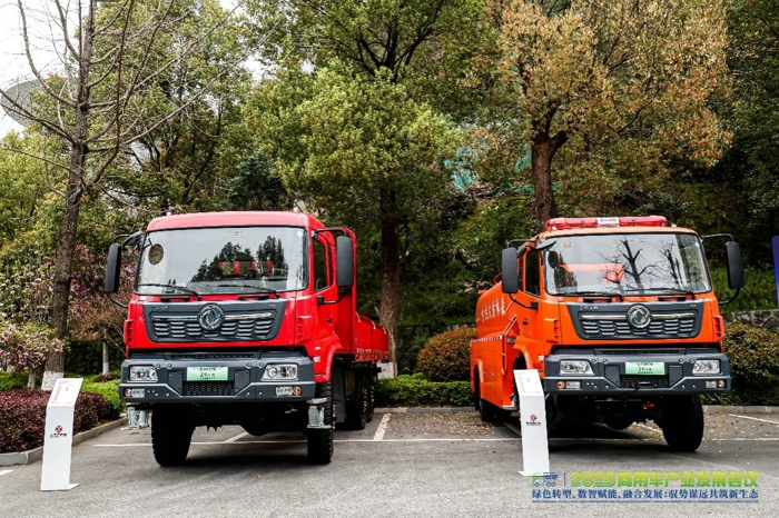 東風(fēng)商用車助力重卡行業(yè)提質(zhì)向新轉(zhuǎn)型6.jpg