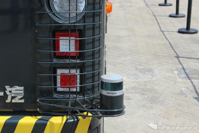 一汽解放全球首發(fā)的ICV港口集裝箱水平運(yùn)輸專用智能車