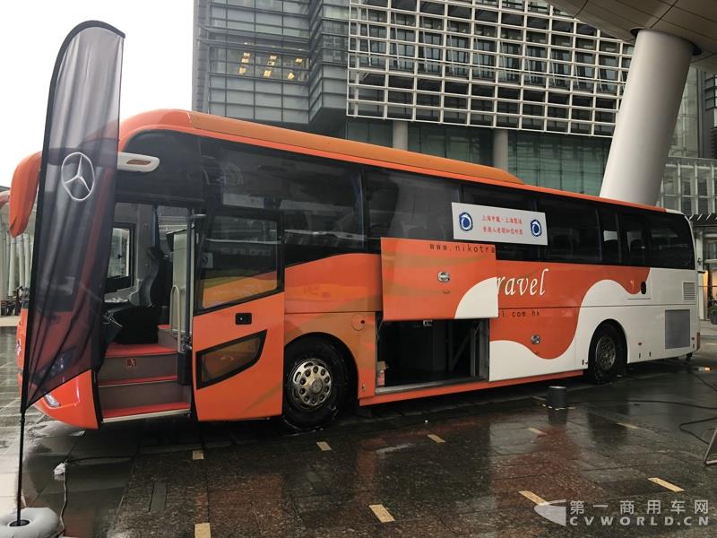 申龍SLK6116HKB歐六柴油客車，全部采用奔馳底盤(pán)
