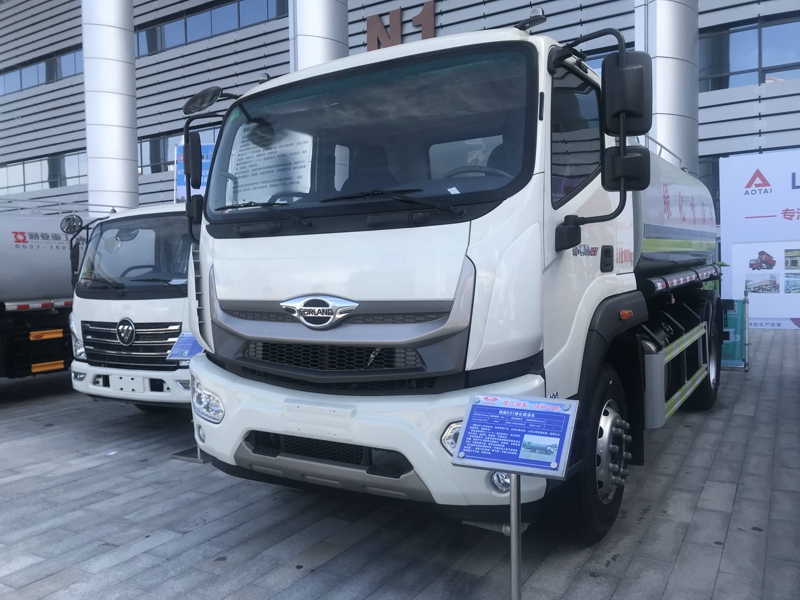 時(shí)代領(lǐng)航ES7