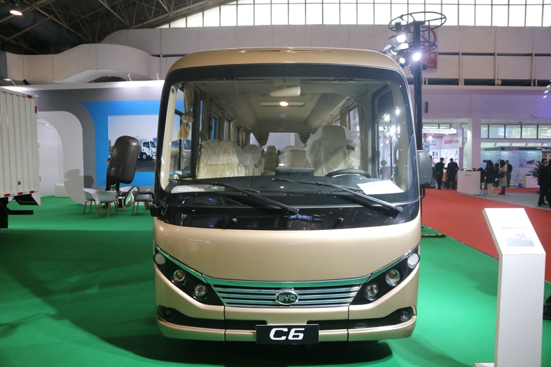 比亞迪C6公務(wù)中巴車