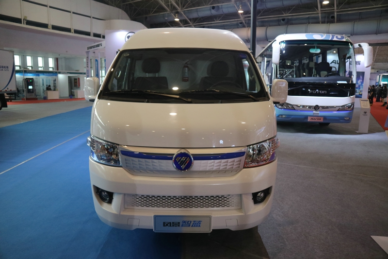 風(fēng)景智藍純電動廂式物流車