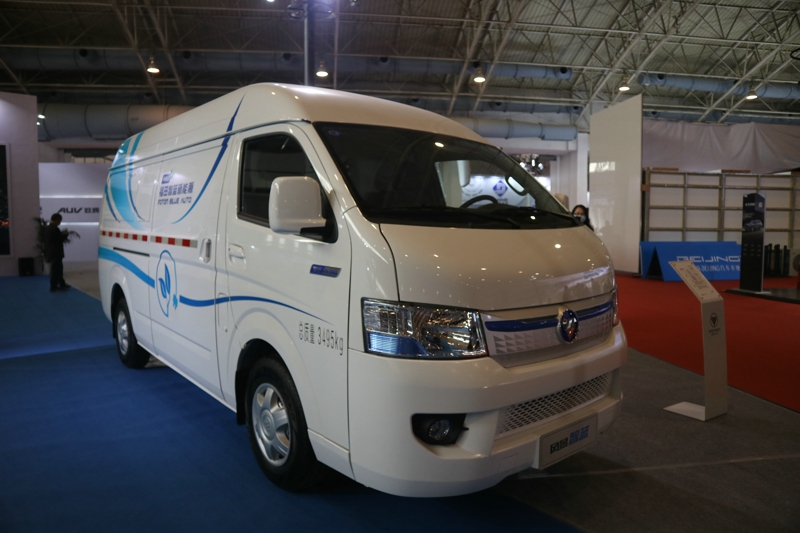 風(fēng)景智藍純電動廂式物流車