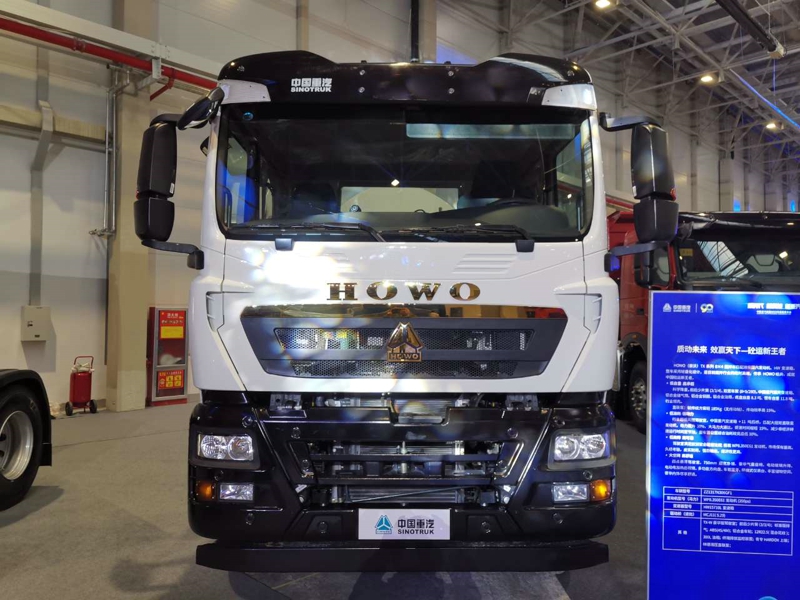 重汽豪沃TX系列8×4攪拌車，濰柴國六發(fā)動(dòng)機(jī)
