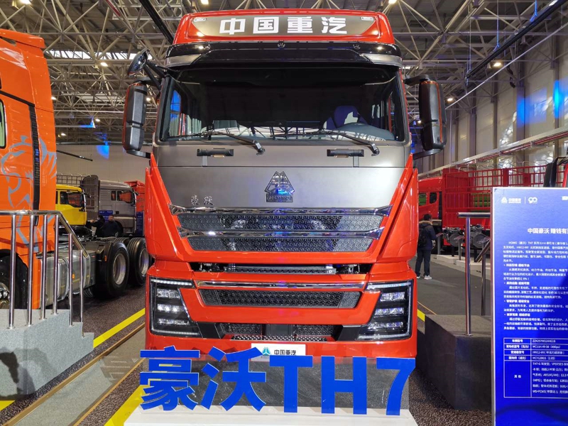 重汽豪沃TH7 6×4牽引車（豪華版），重汽MC11H 國五發(fā)動(dòng)機(jī)