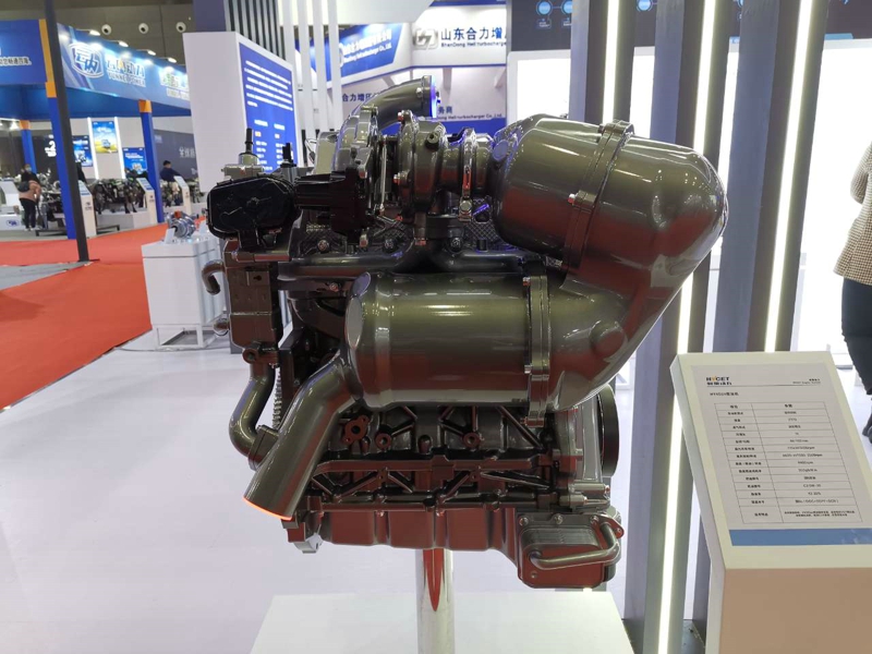 蜂巢動力HY4D24柴油機，排量2370ml